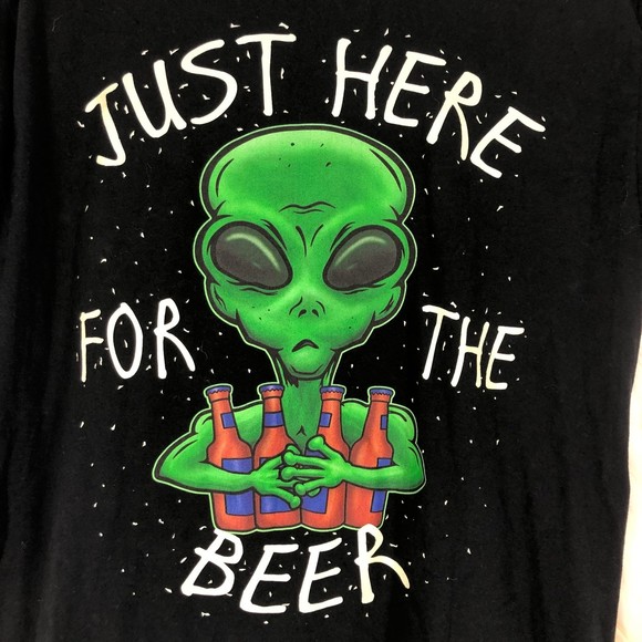 Just Here for the Beer Black Light Glow in the Dark T-Shirt; Alien & Beer SZ L - Picture 2 of 6